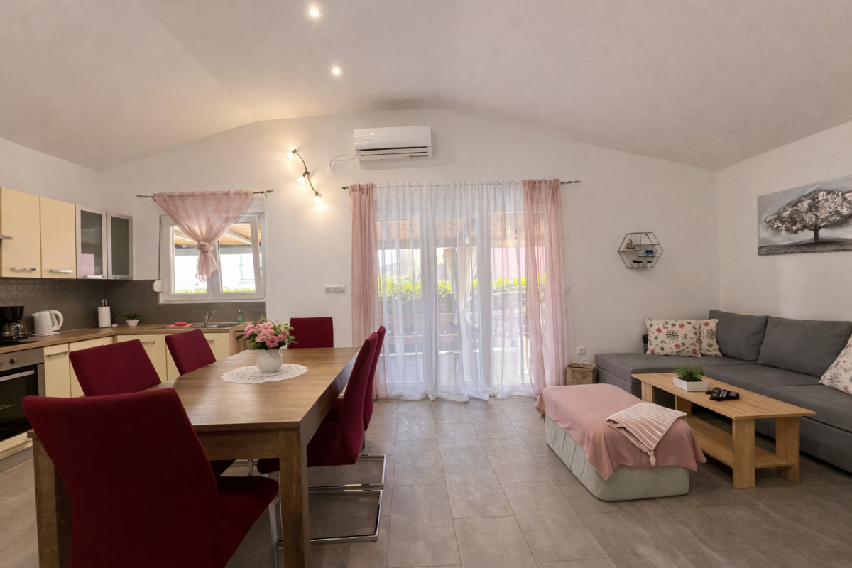 Holiday Home Pakoštane