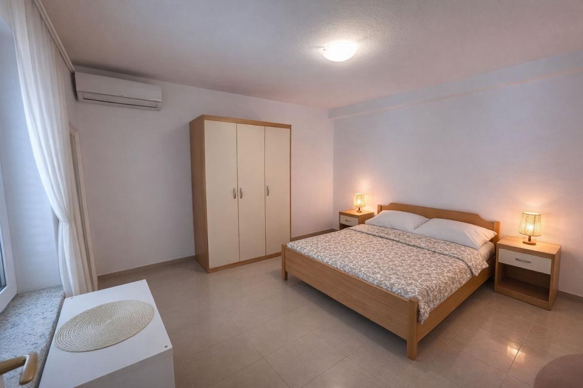 Apartment Mustel Drage (ground floor)