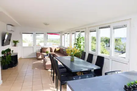 Seaside Family Apartment