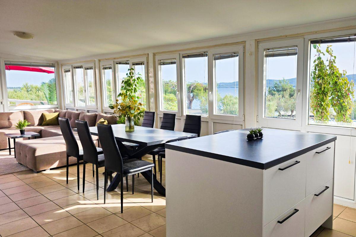 Seaside Family Apartment