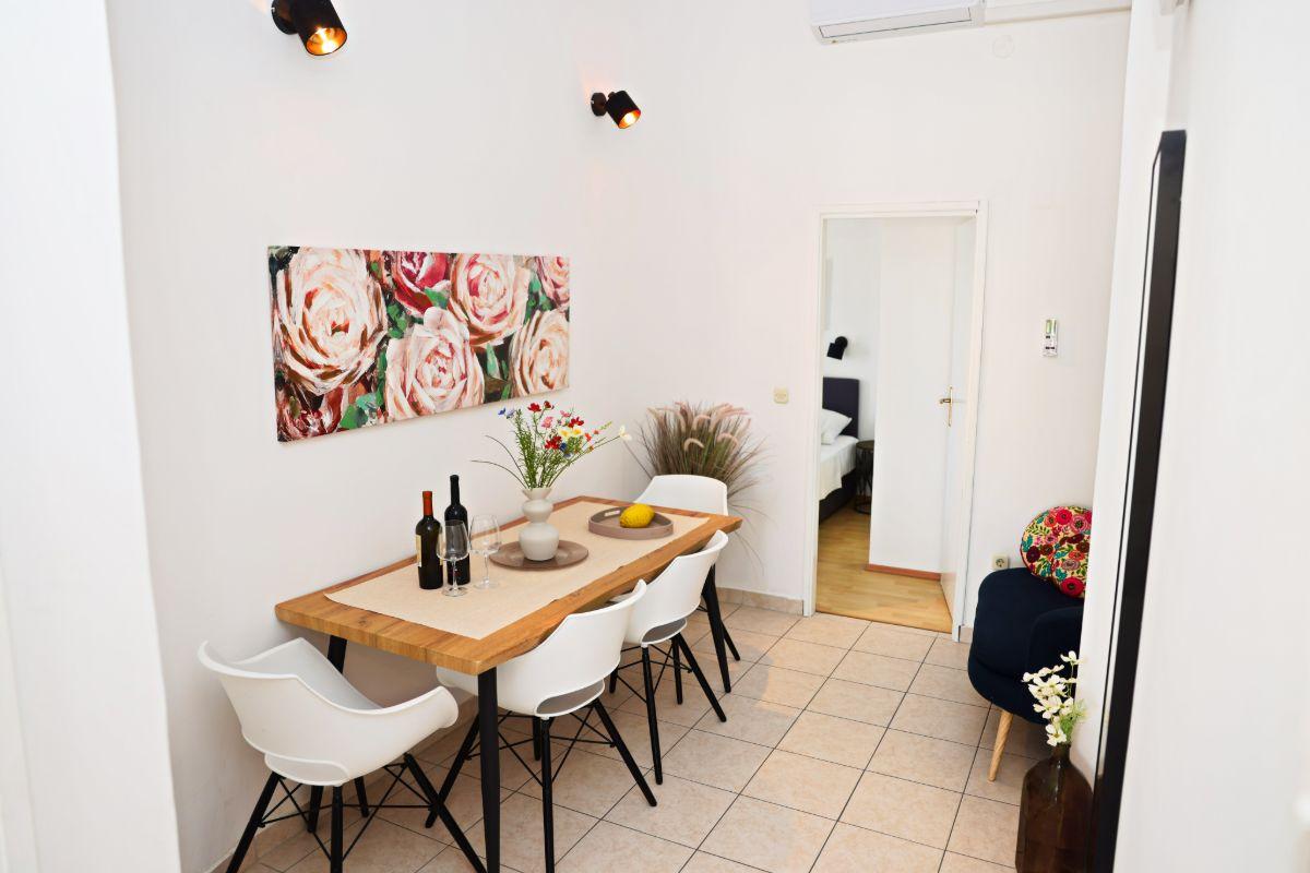 Apartment Tri Ferala 1