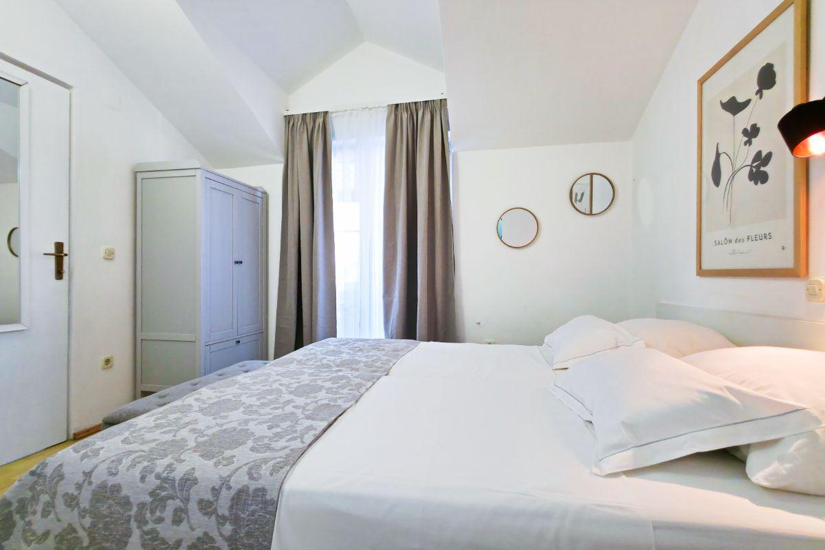 Apartment Tri Ferala 1
