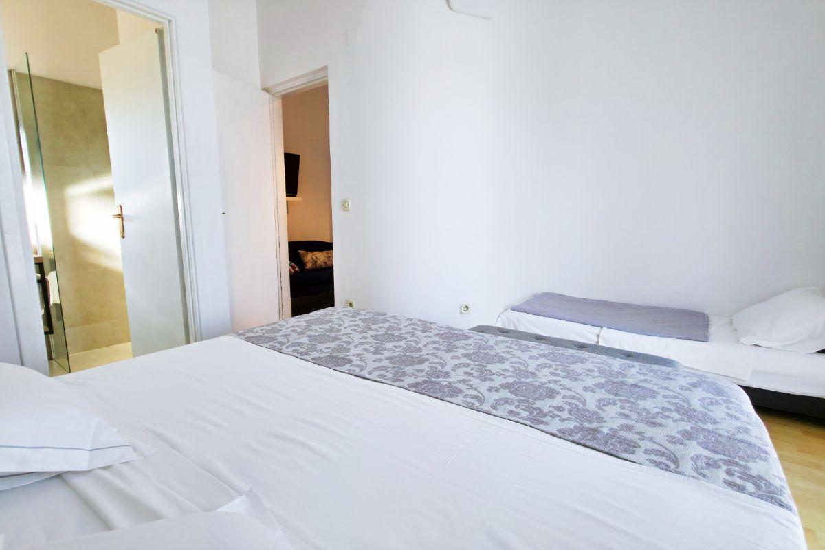 Apartment Tri Ferala 1