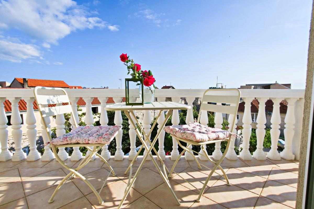 Apartment Tri Ferala 1