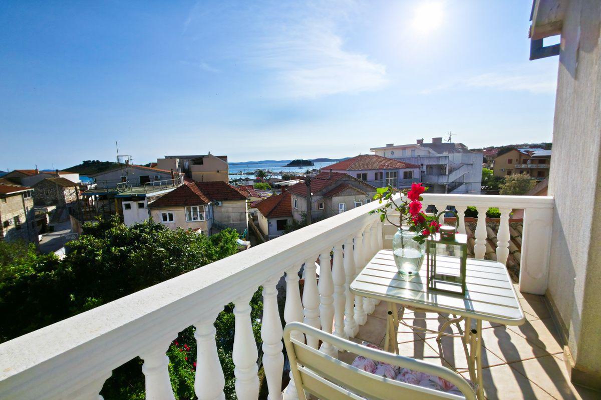 Apartment Tri Ferala 1