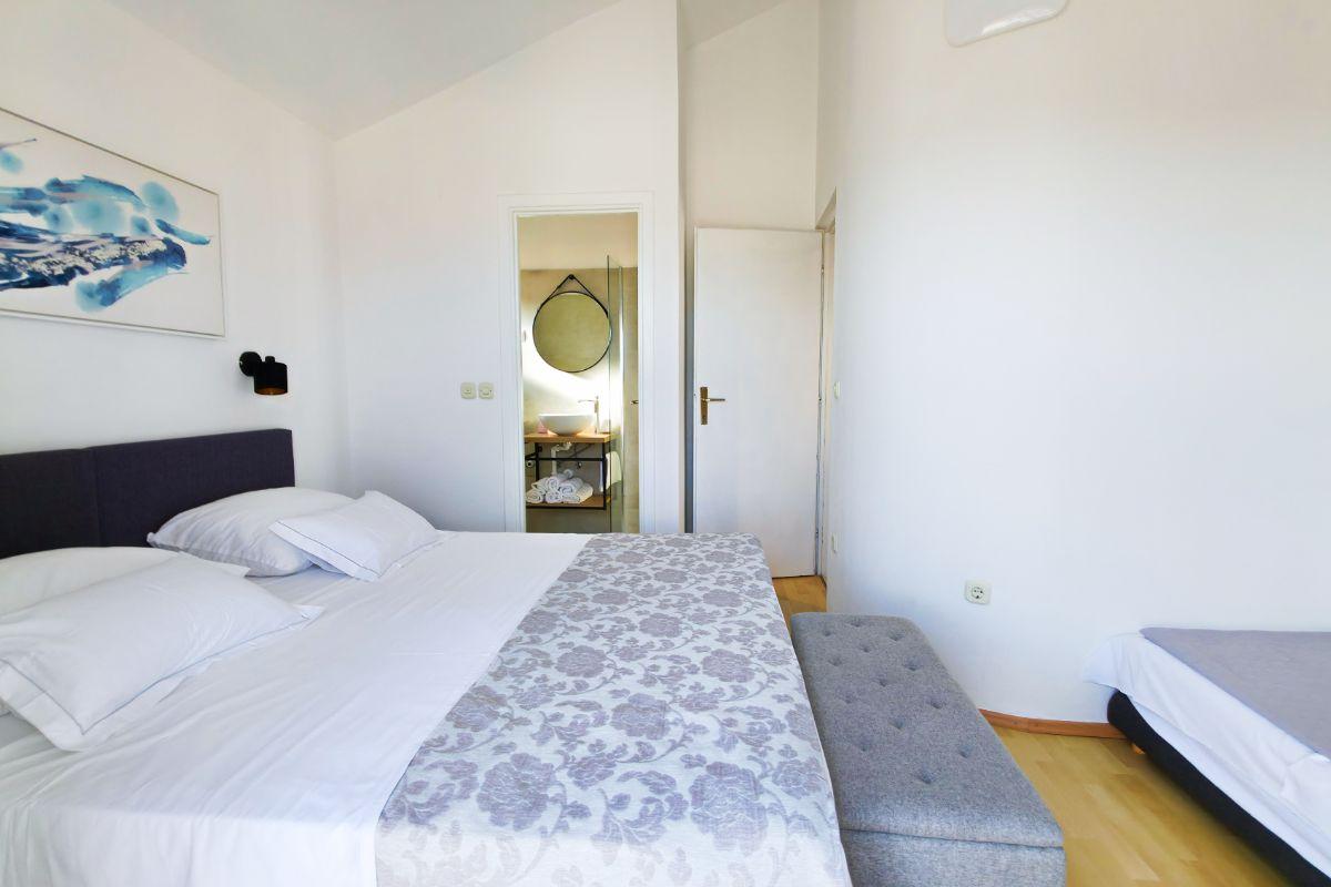 Apartment Tri Ferala 1