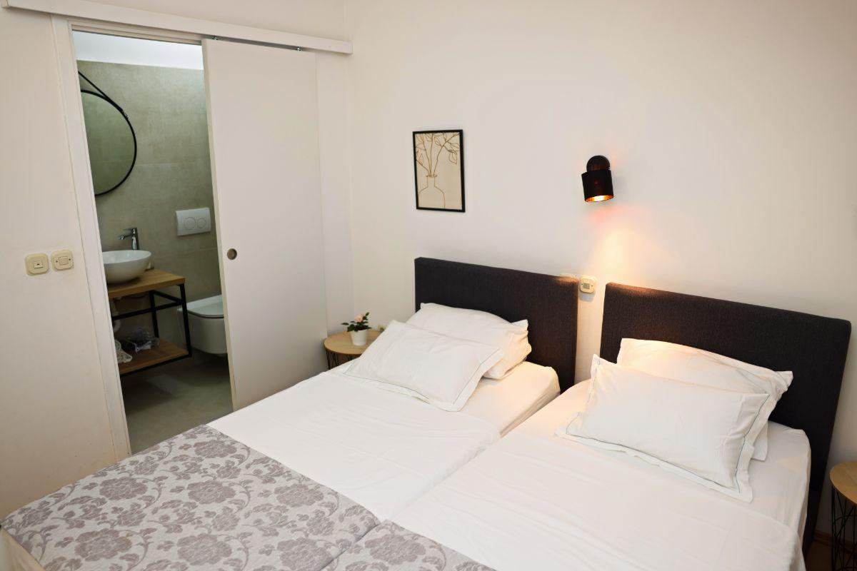 Apartment Tri Ferala 2