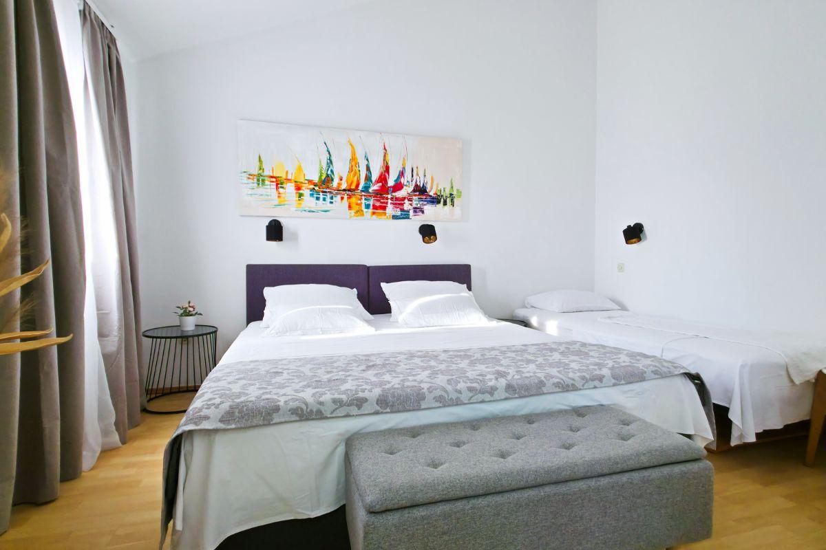 Apartment Tri Ferala 2