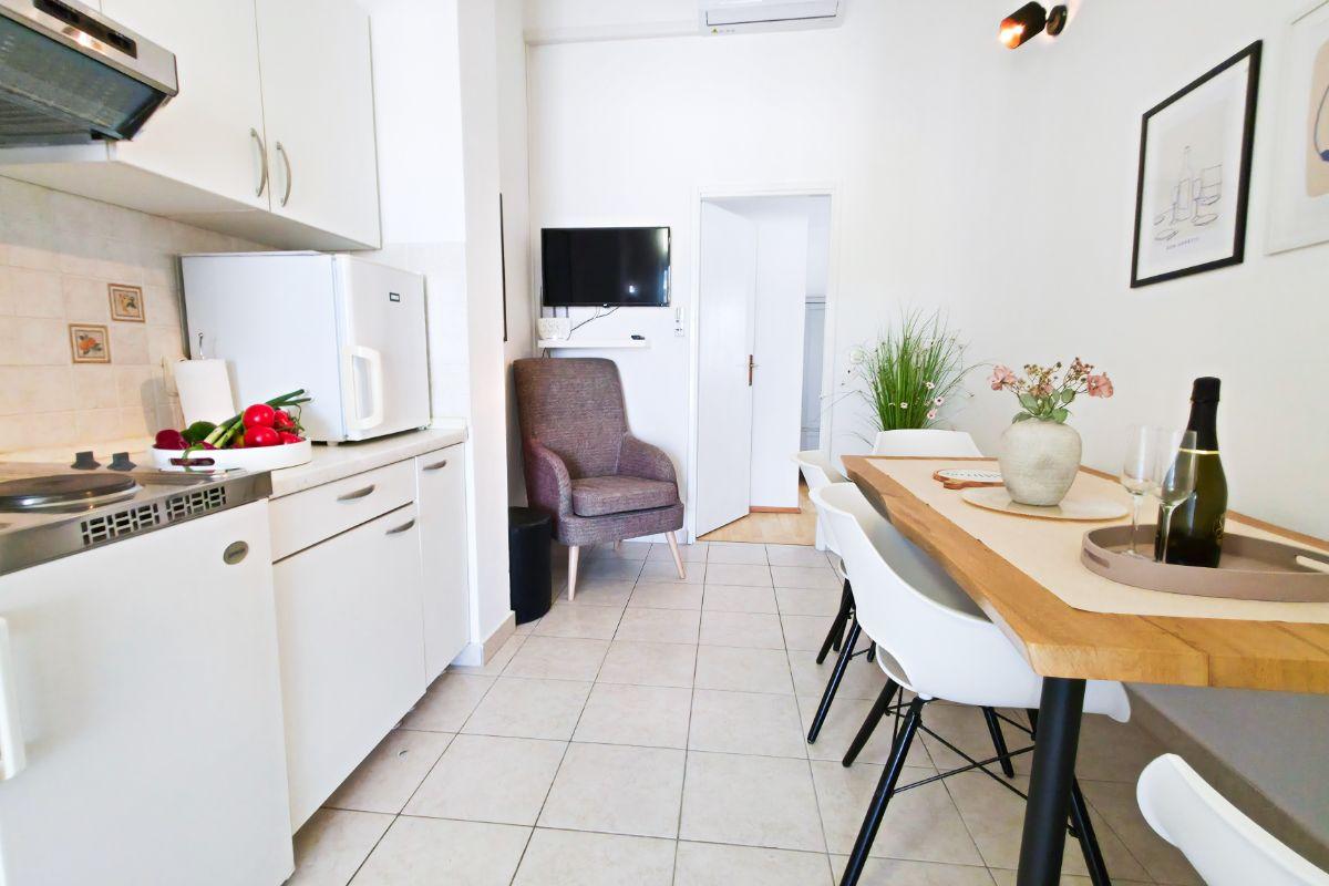 Apartment Tri Ferala 2