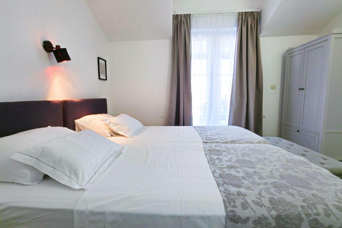 Apartment Tri Ferala 2