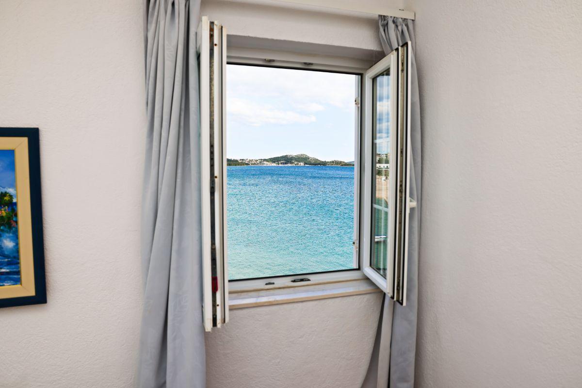 Beachfront apartment - Janice Beach 7
