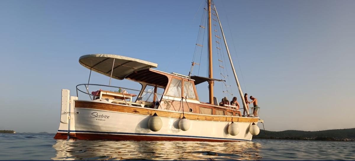Half-day boat tour – Vrgada Island & dolphins, from Biograd na Moru