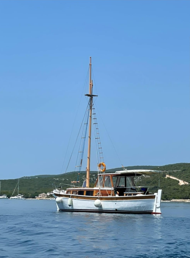 Half-day boat tour – Vrgada Island & dolphins, from Biograd na Moru
