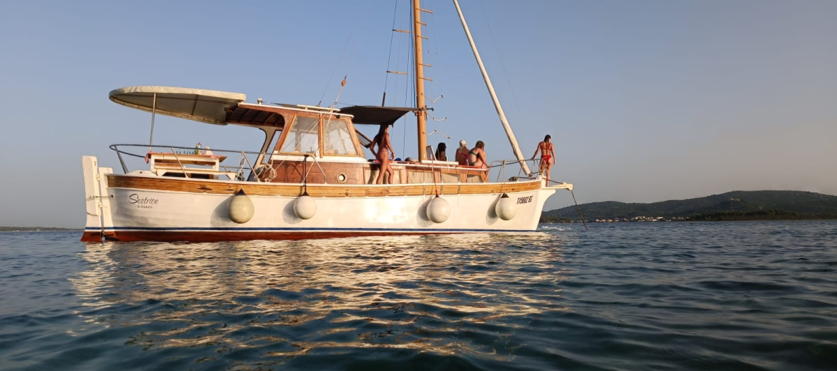 Half-day boat tour – Vrgada Island & dolphins, from Biograd na Moru