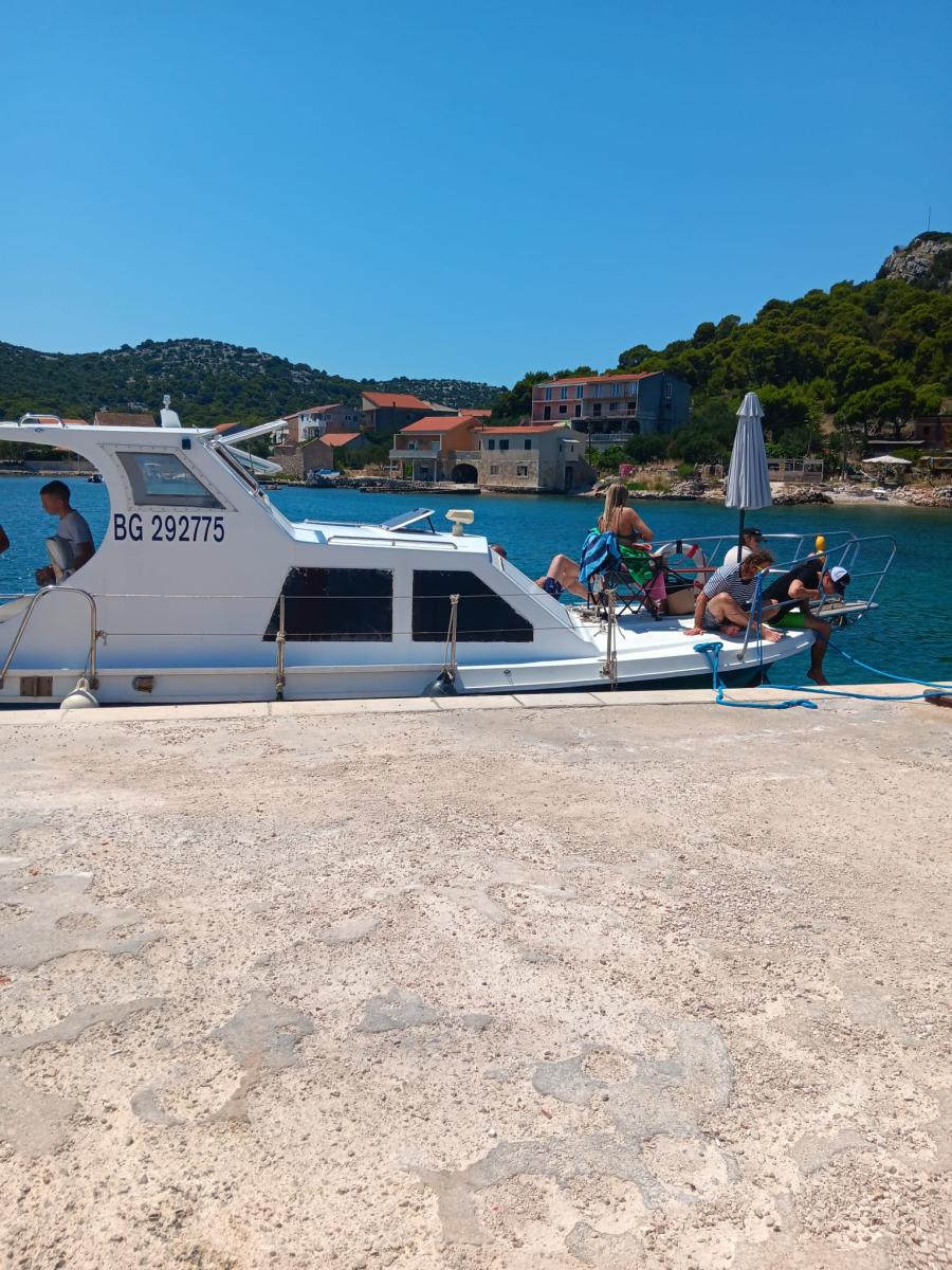 Izlet brodom i potraga za dupinima